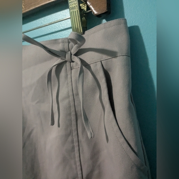 Pale pink maxi skirt with bow detailing - Picture 3 of 4